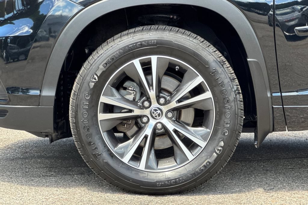 Certified 2016 Toyota Highlander XLE w/ Protection Package #3 AWD/4WD image 28
