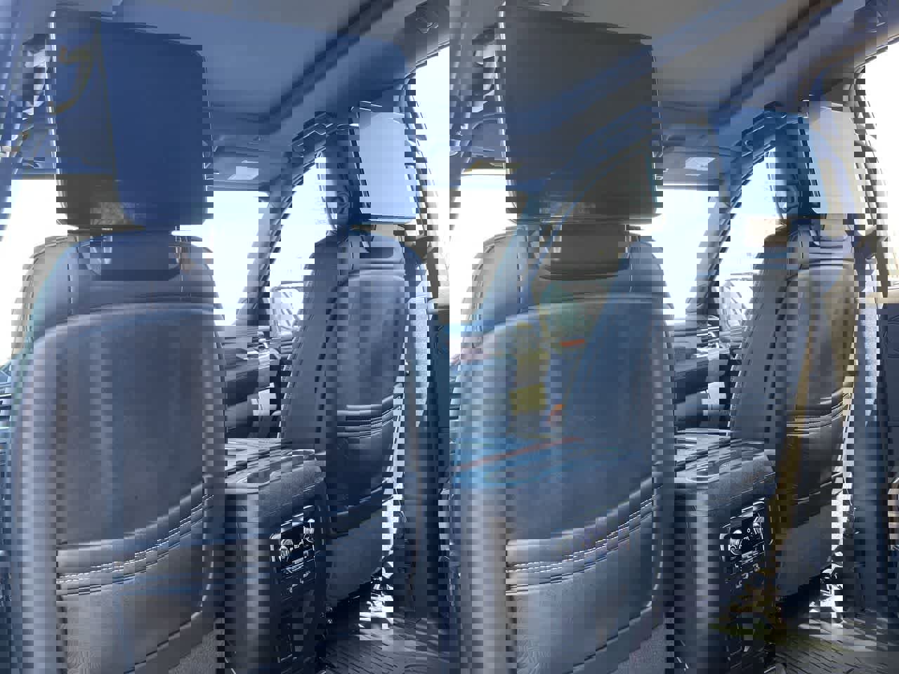 Used 2024 GMC Yukon Denali Ultimate image 21