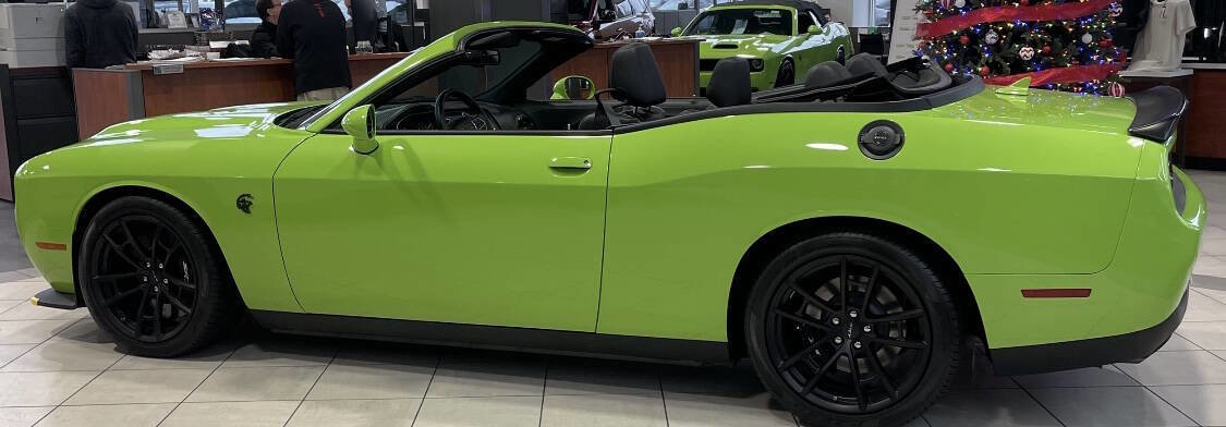 Used 2023 Dodge Challenger SRT Hellcat w/ Driver Convenience Group image 3