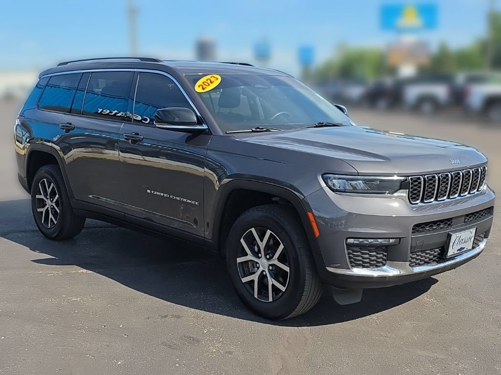 Used 2023 Jeep Grand Cherokee L Limited AWD/4WD image 4