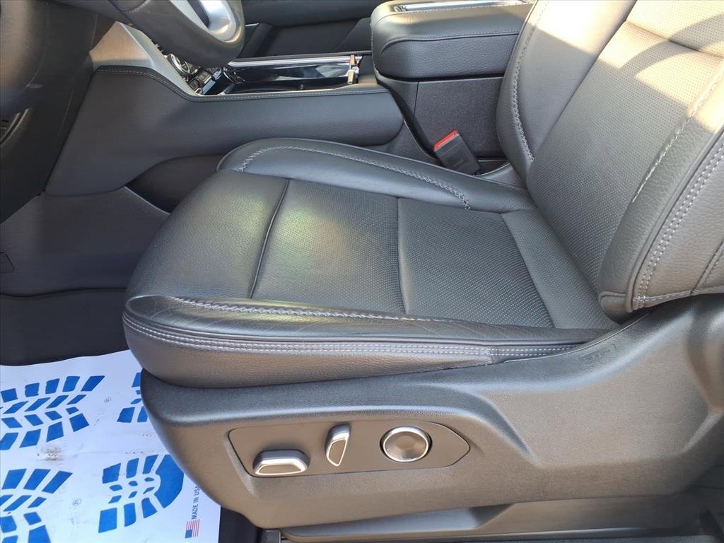 Used 2023 GMC Yukon Denali w/ LPO, Floor Liner Package image 15