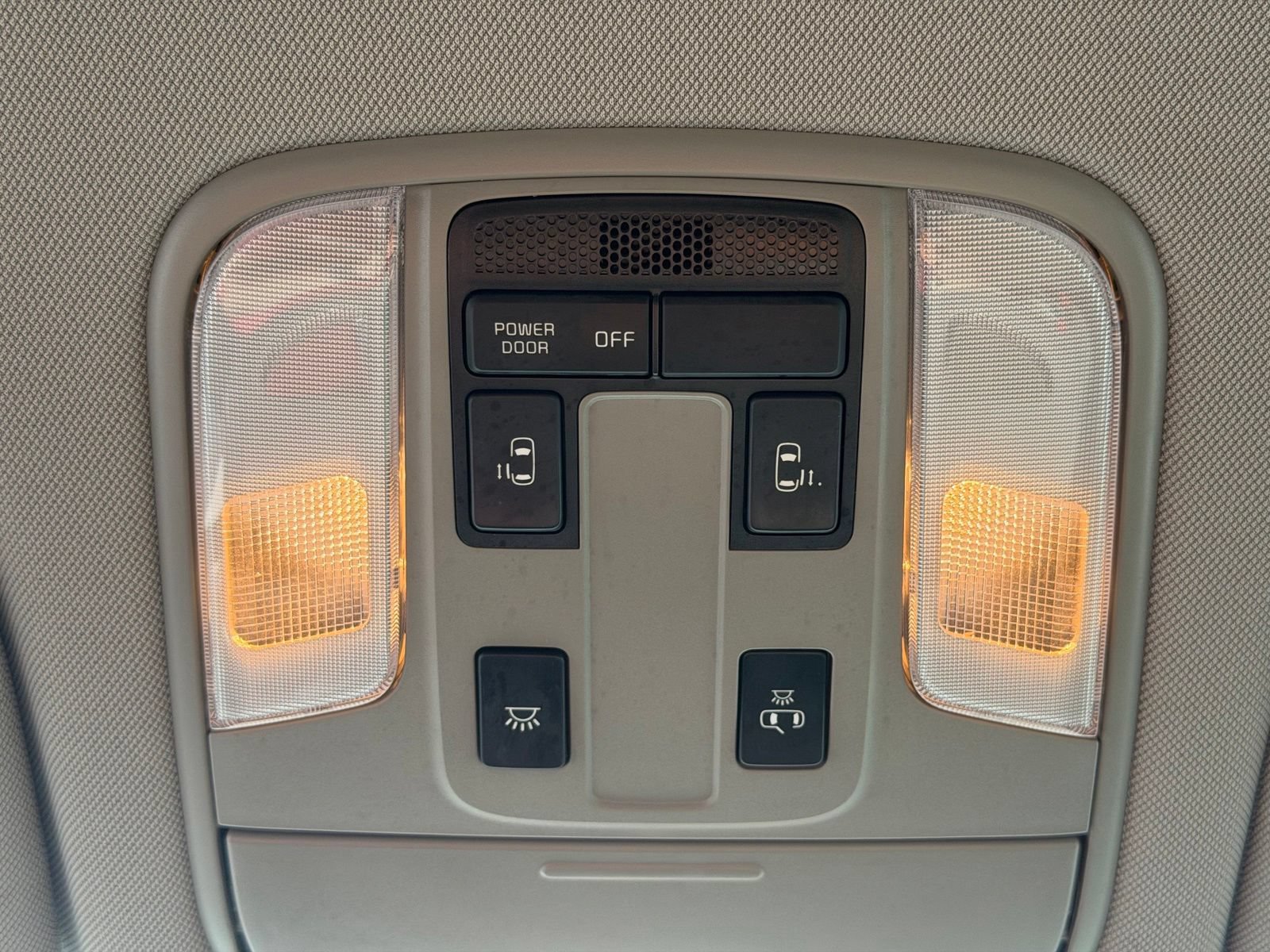 Used 2017 Kia Sedona LX w/ LX Essentials Premium Package FWD image 24
