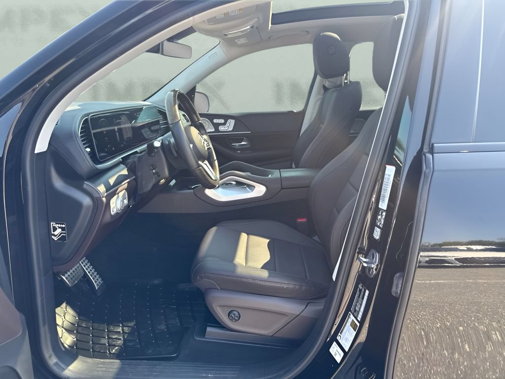 Used 2023 Mercedes-Benz GLS 450 4MATIC image 9
