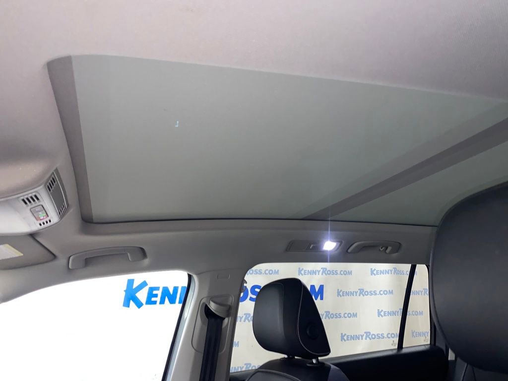 Used 2023 Volkswagen Tiguan SE image 21