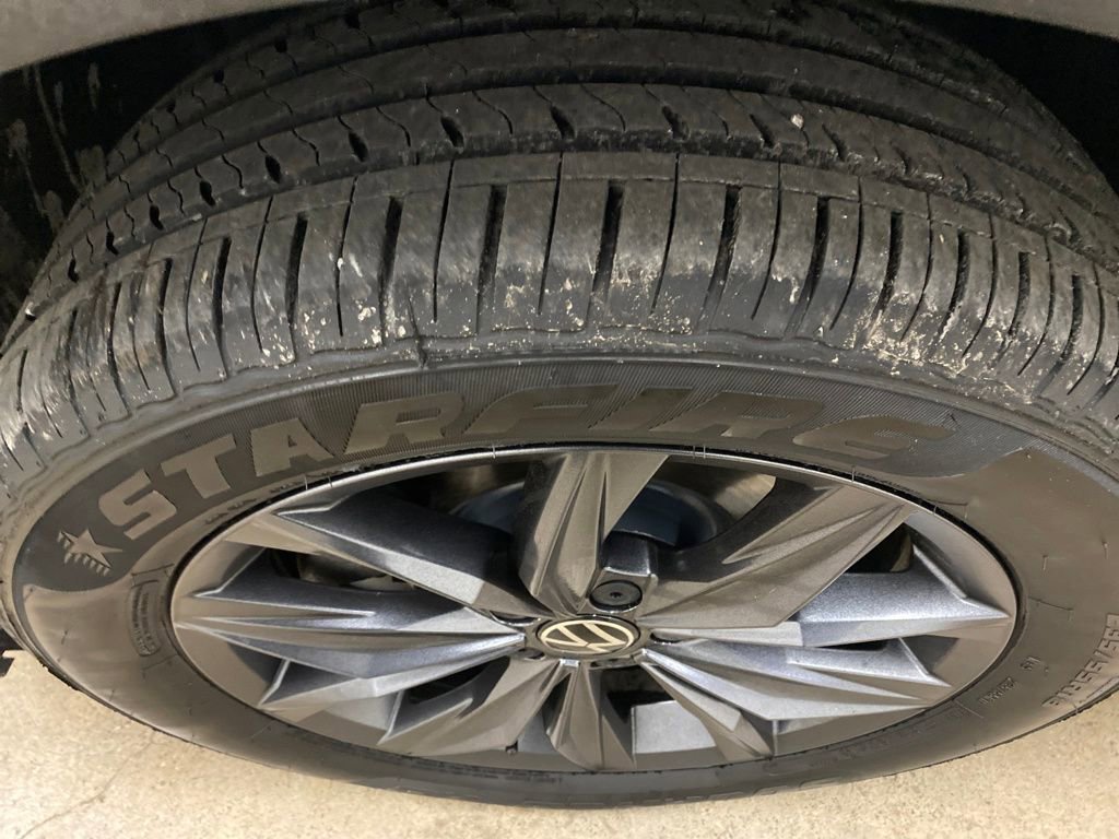 Used 2023 Volkswagen Tiguan SE image 13