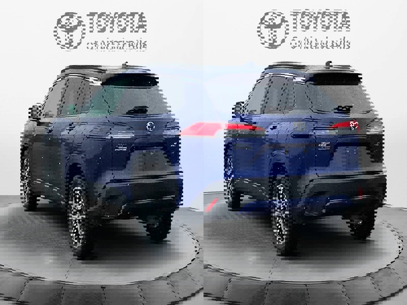 Used 2023 Toyota Corolla Cross XLE image 4