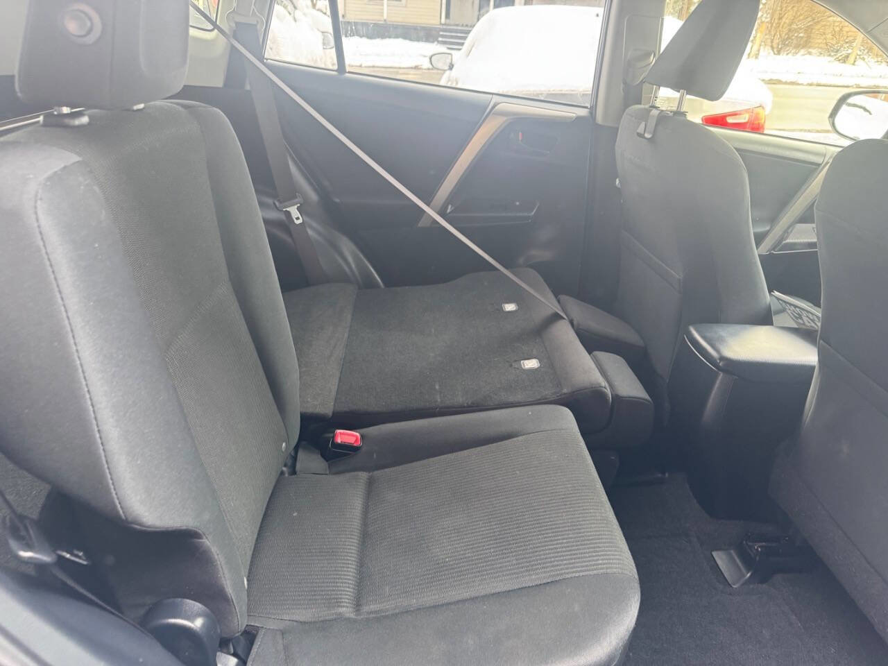 Used 2015 Toyota RAV4 LE image 20