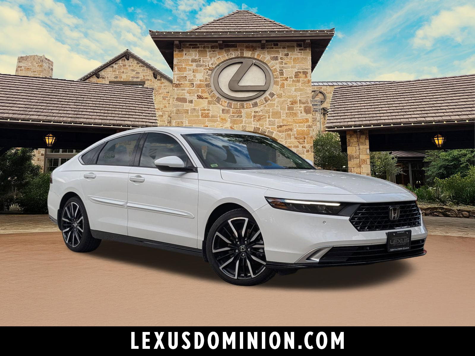 Used 2025 Honda Accord Touring image 1