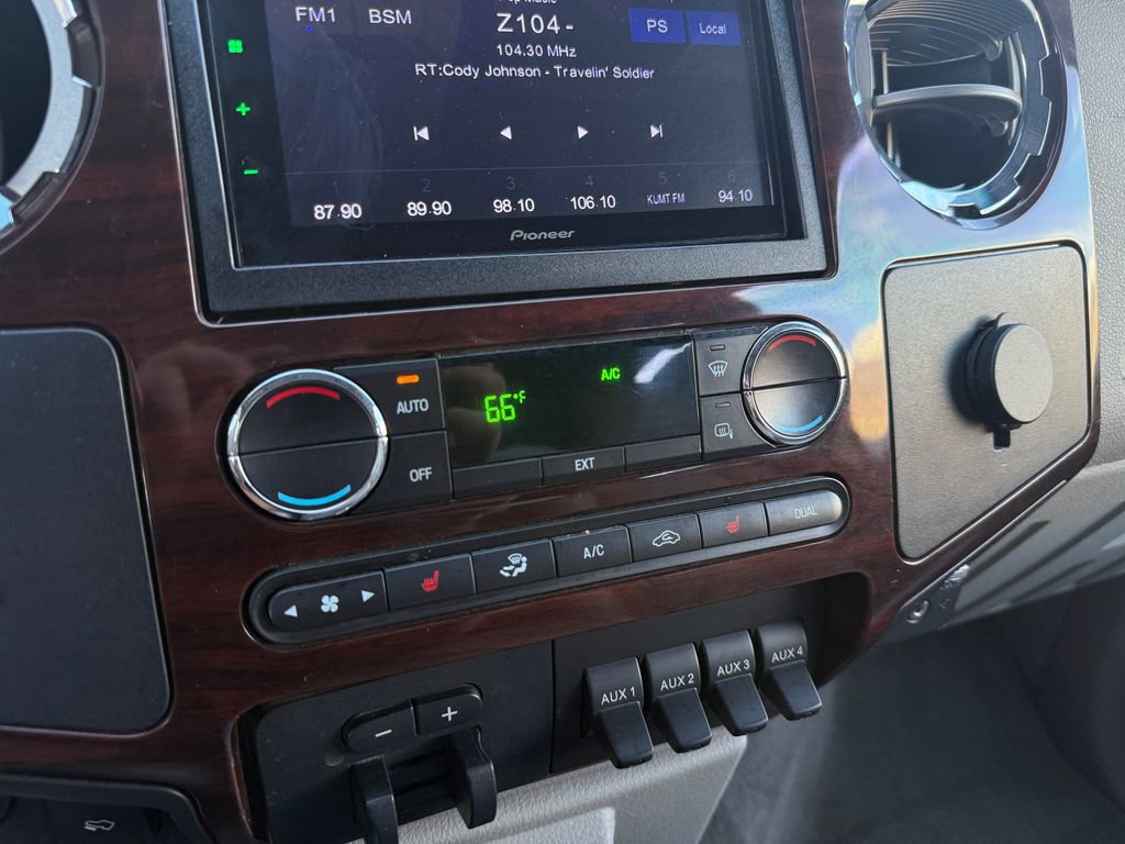 Used 2010 Ford F250 Lariat image 42