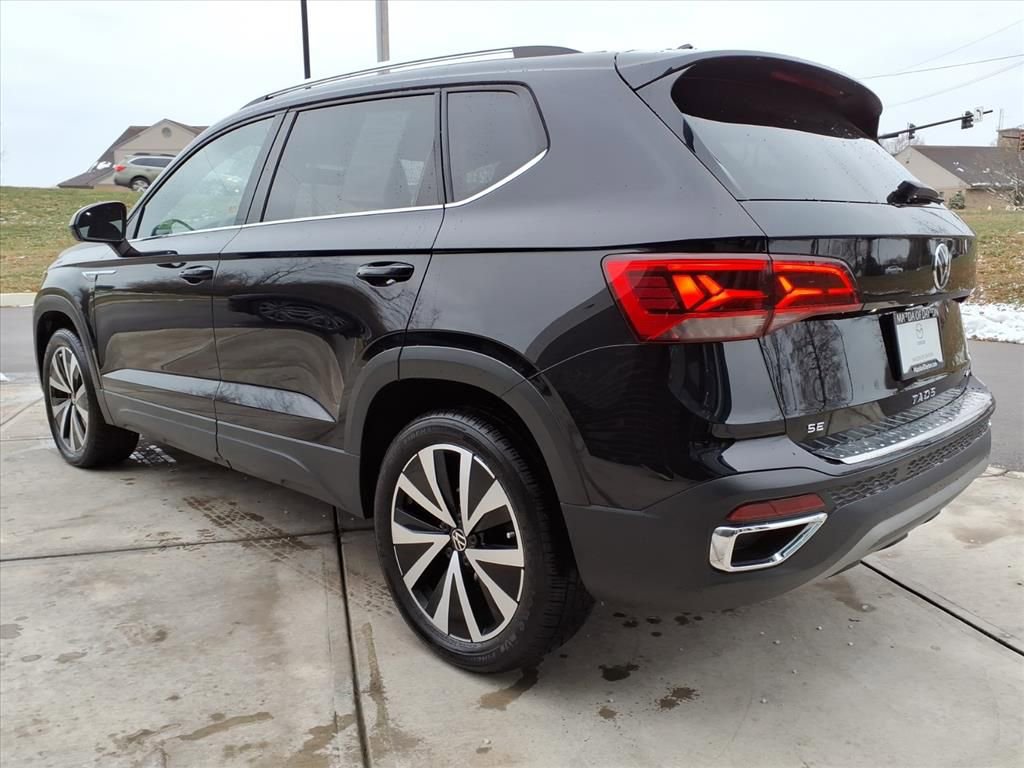 Used 2022 Volkswagen Taos SE w/ Panoramic Sunroof Package image 5