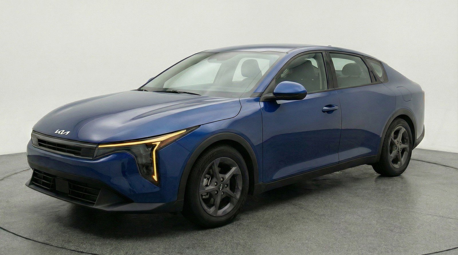 Used 2025 Kia K4 LXS image 3