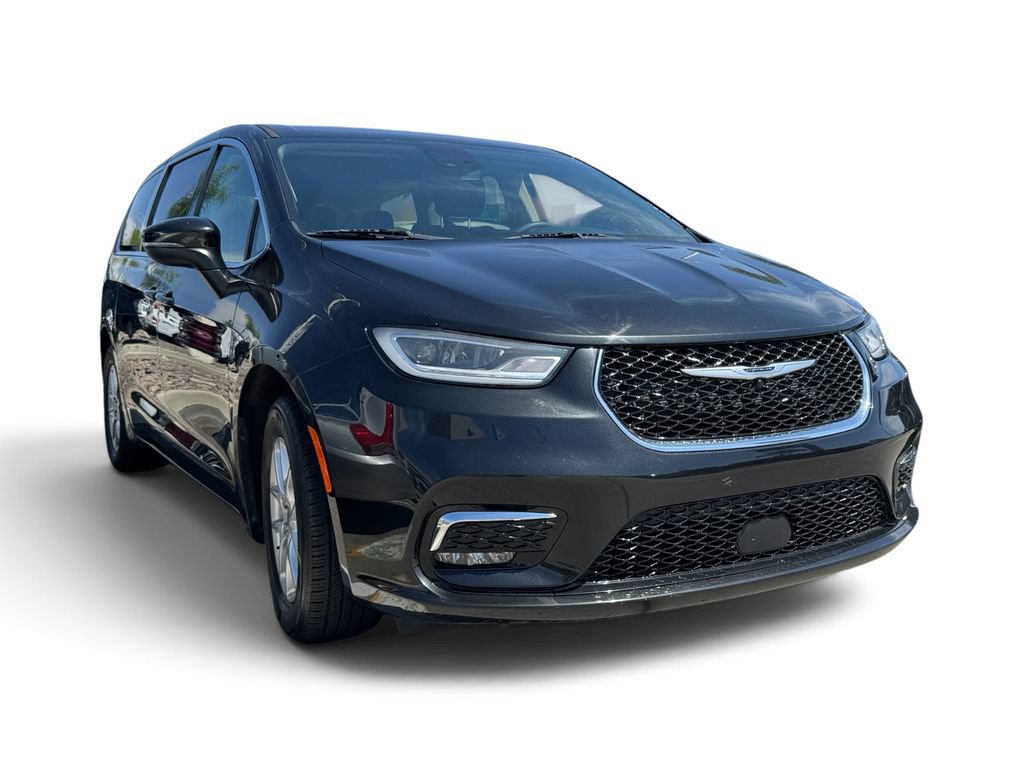 Used 2023 Chrysler Pacifica Touring-L FWD image 14