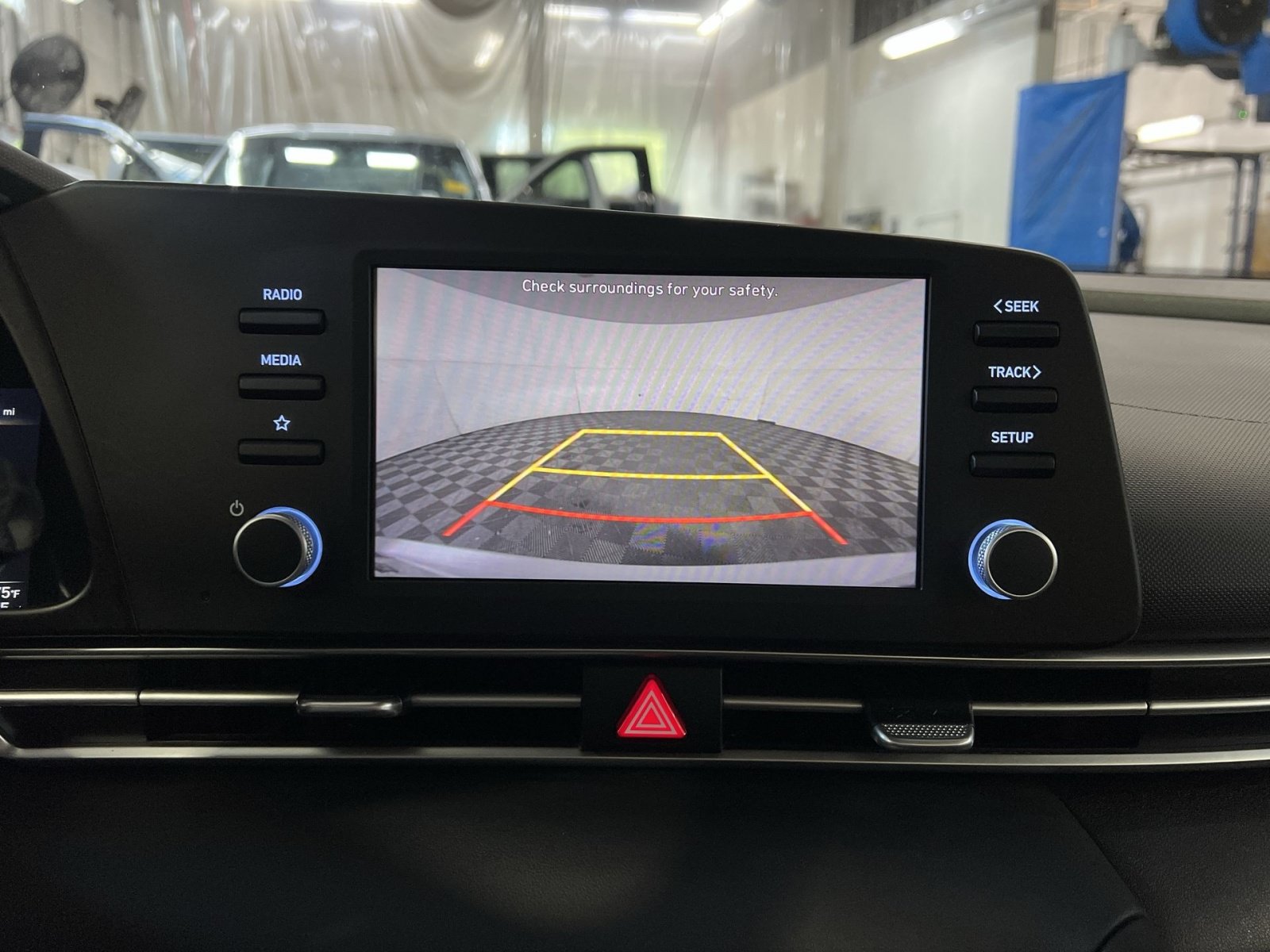 Used 2023 Hyundai Elantra SE FWD image 19