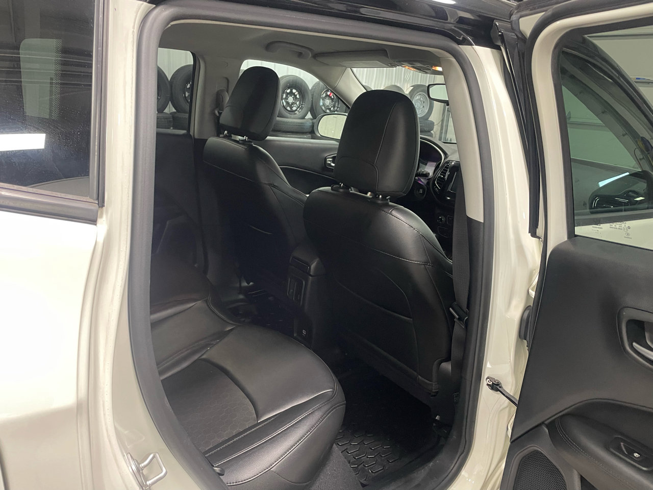 Used 2021 Jeep Compass Altitude image 28