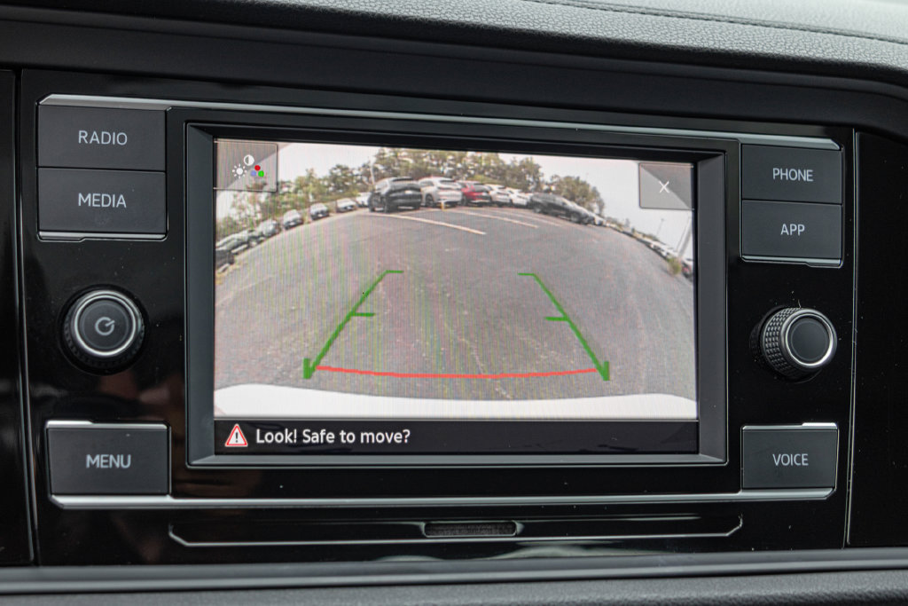 Certified 2023 Volkswagen Jetta SE w/ Panoramic Sunroof Package FWD image 18