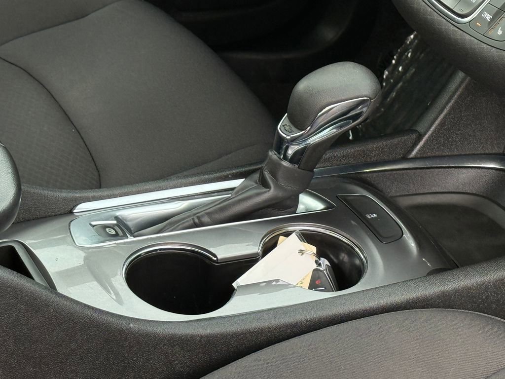 Used 2023 Chevrolet Malibu LT image 9