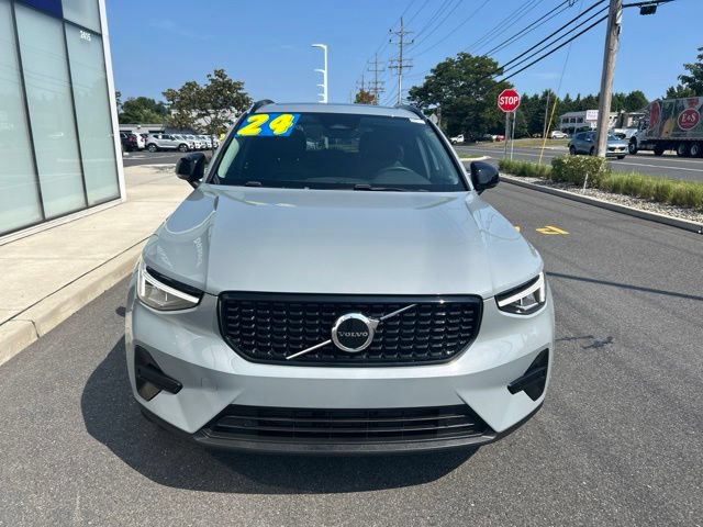 Used 2024 Volvo XC40 B5 Core AWD/4WD image 7