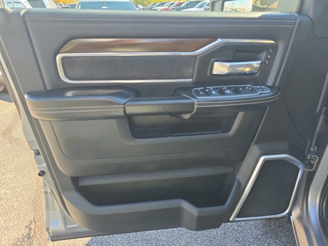Used 2024 RAM 2500 Laramie image 24