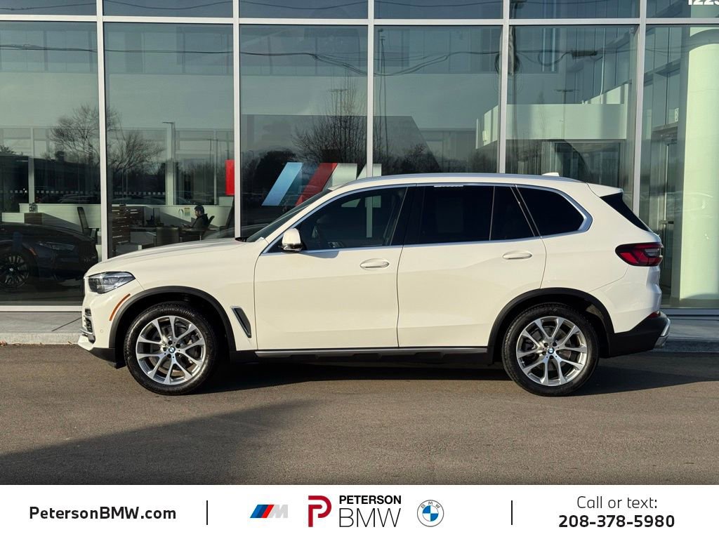 Used 2022 BMW X5 xDrive40i w/ Luxury Seating Package image 3