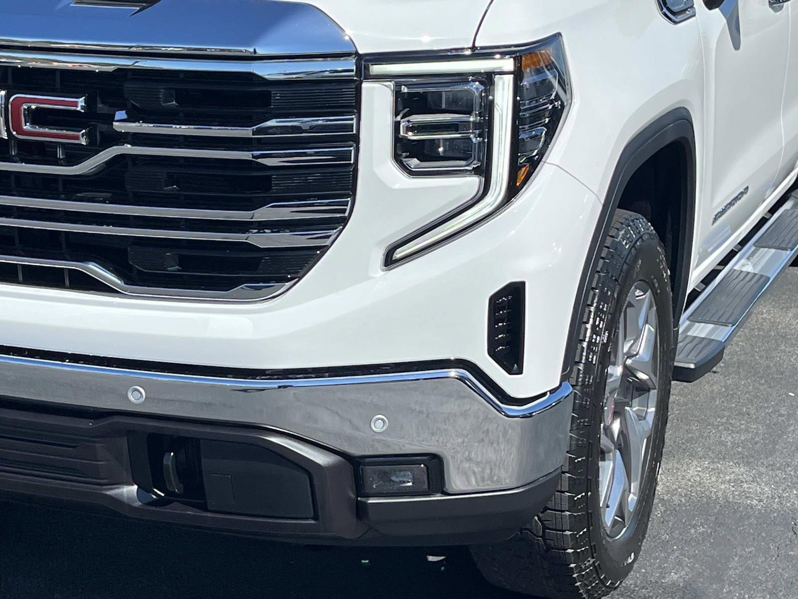 New 2026 GMC Sierra 1500 SLT w/ SLT Premium Plus Package image 12