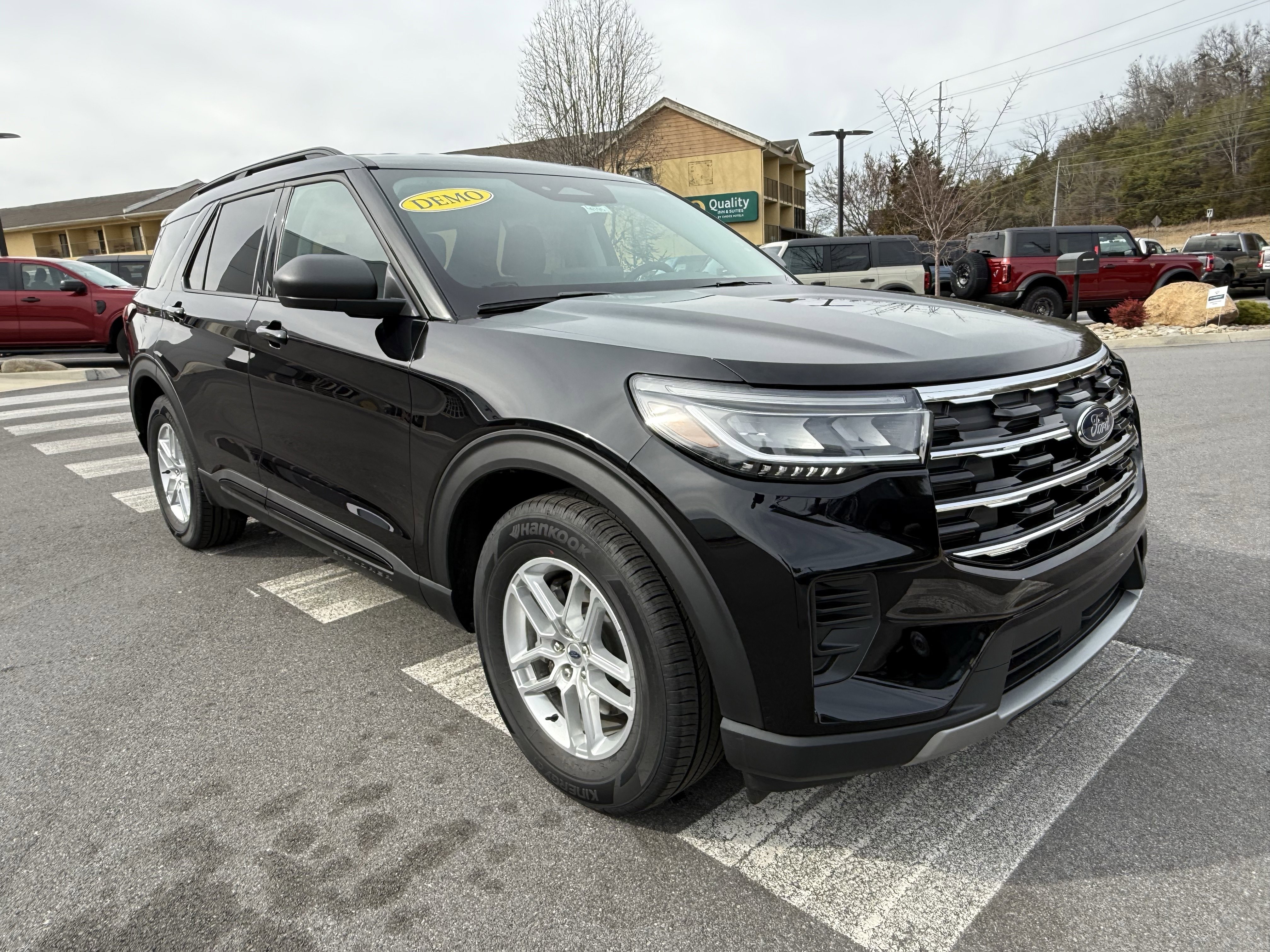 New 2026 Ford Explorer Active RWD image 3