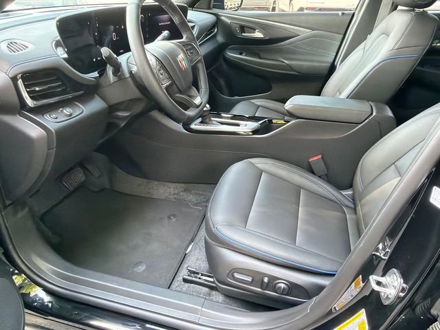 Used 2025 Buick Envista Sport Touring w/ Convenience I Package FWD image 9