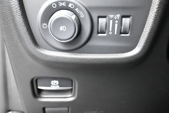 Used 2022 Jeep Grand Cherokee Limited RWD image 15