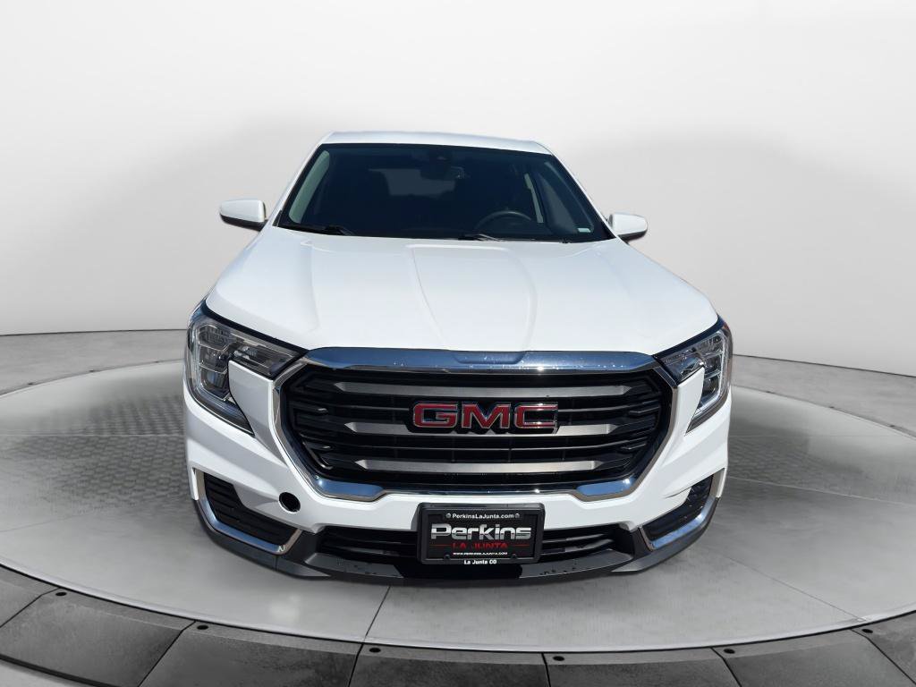 Used 2024 GMC Terrain SLE AWD/4WD image 2