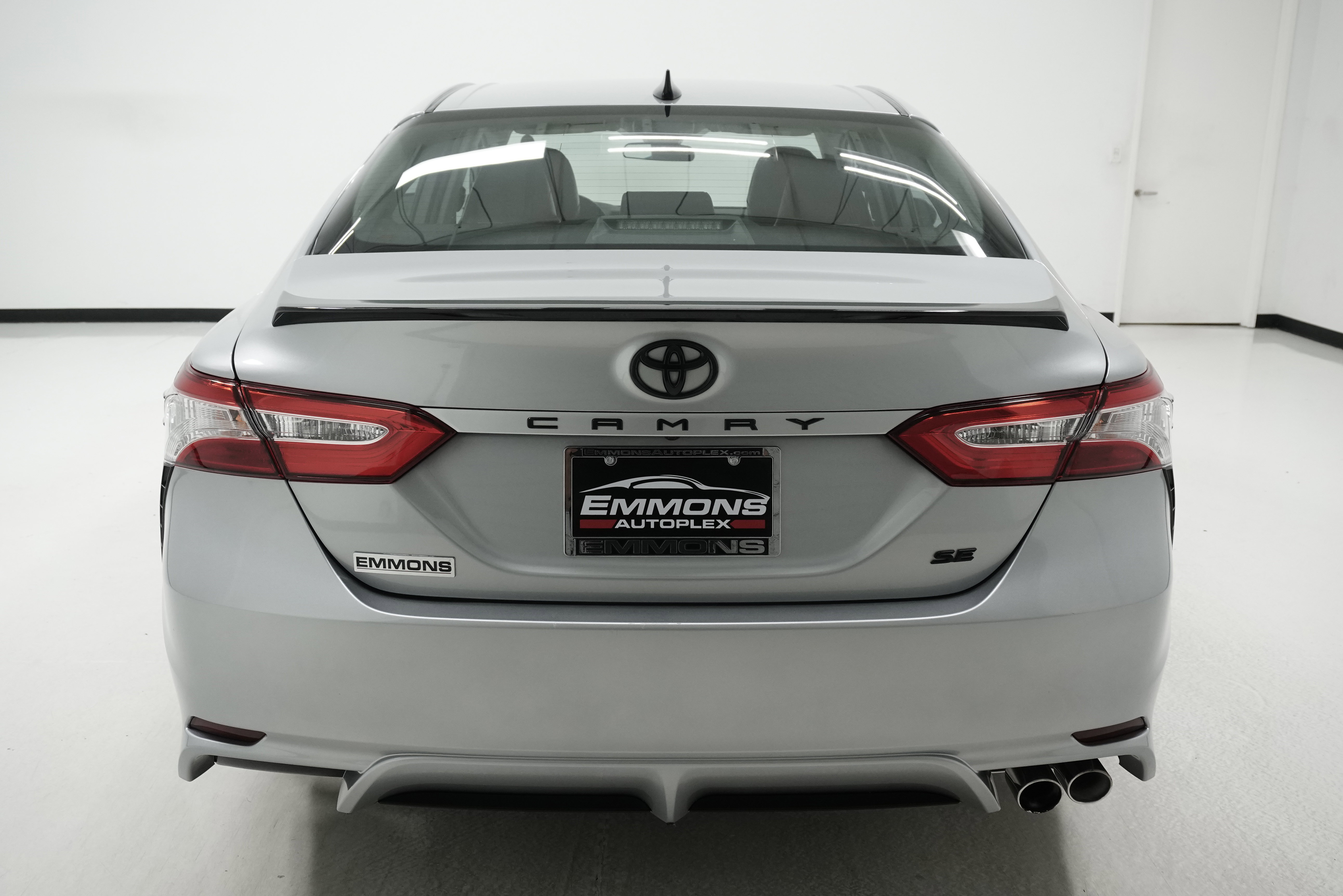 Used 2020 Toyota Camry SE FWD image 5