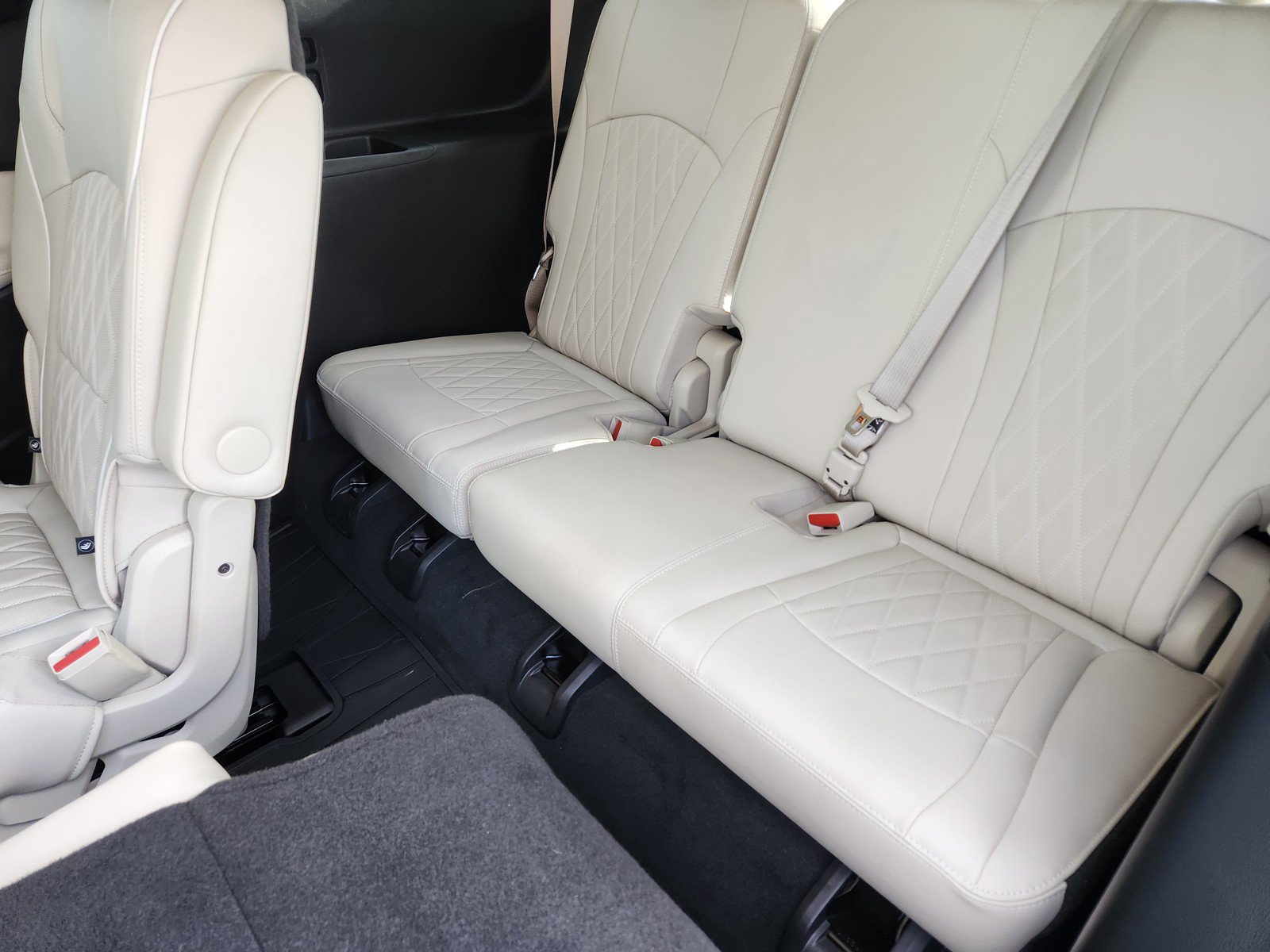 Used 2023 Buick Enclave Avenir w/ Avenir Technology Package FWD image 14