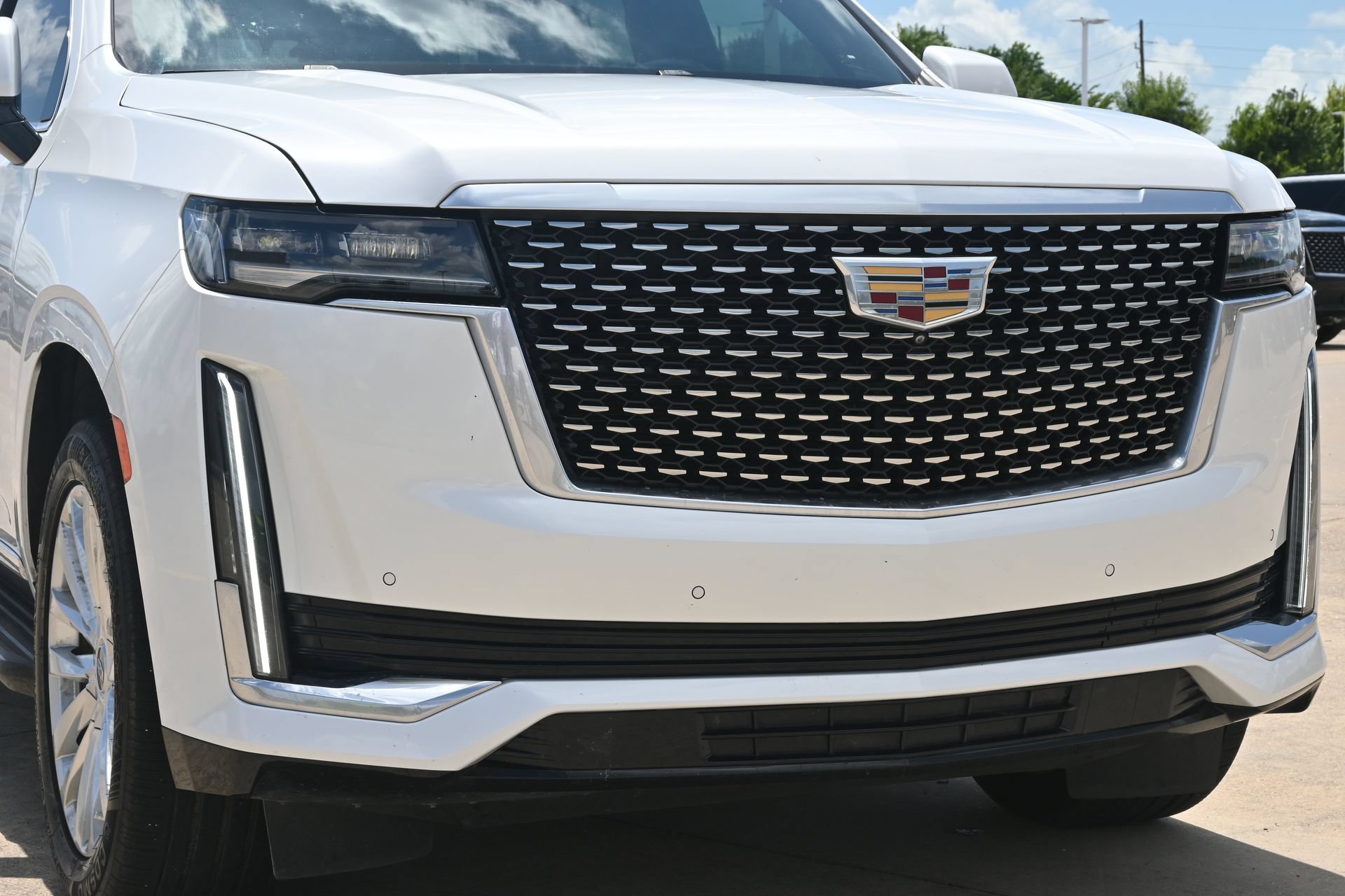 Certified 2023 Cadillac Escalade Luxury w/ LPO, Floor Liner Package RWD image 28