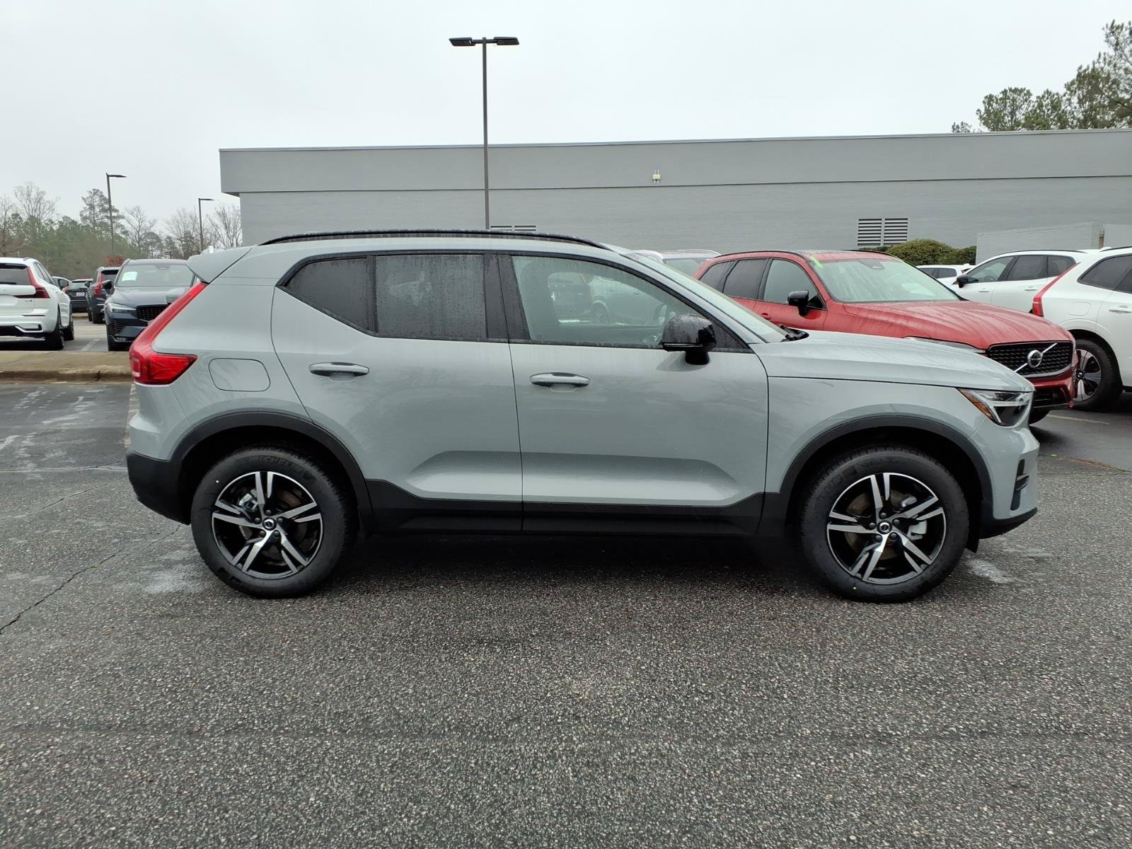 New 2026 Volvo XC40 B5 Core w/ Climate Package AWD/4WD image 2