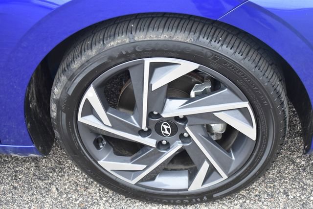 Used 2025 Hyundai Elantra SEL image 12