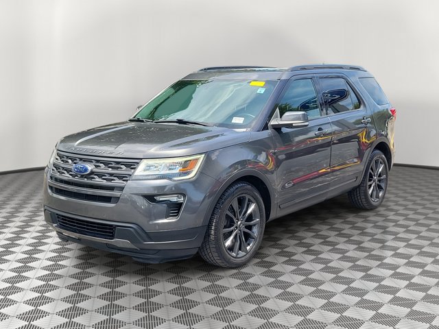 Certified 2018 Ford Explorer XLT w/ Equipment Group 202A FWD image 3