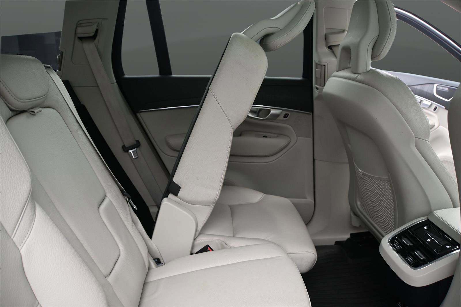 Used 2020 Volvo XC90 T6 Momentum AWD/4WD image 22