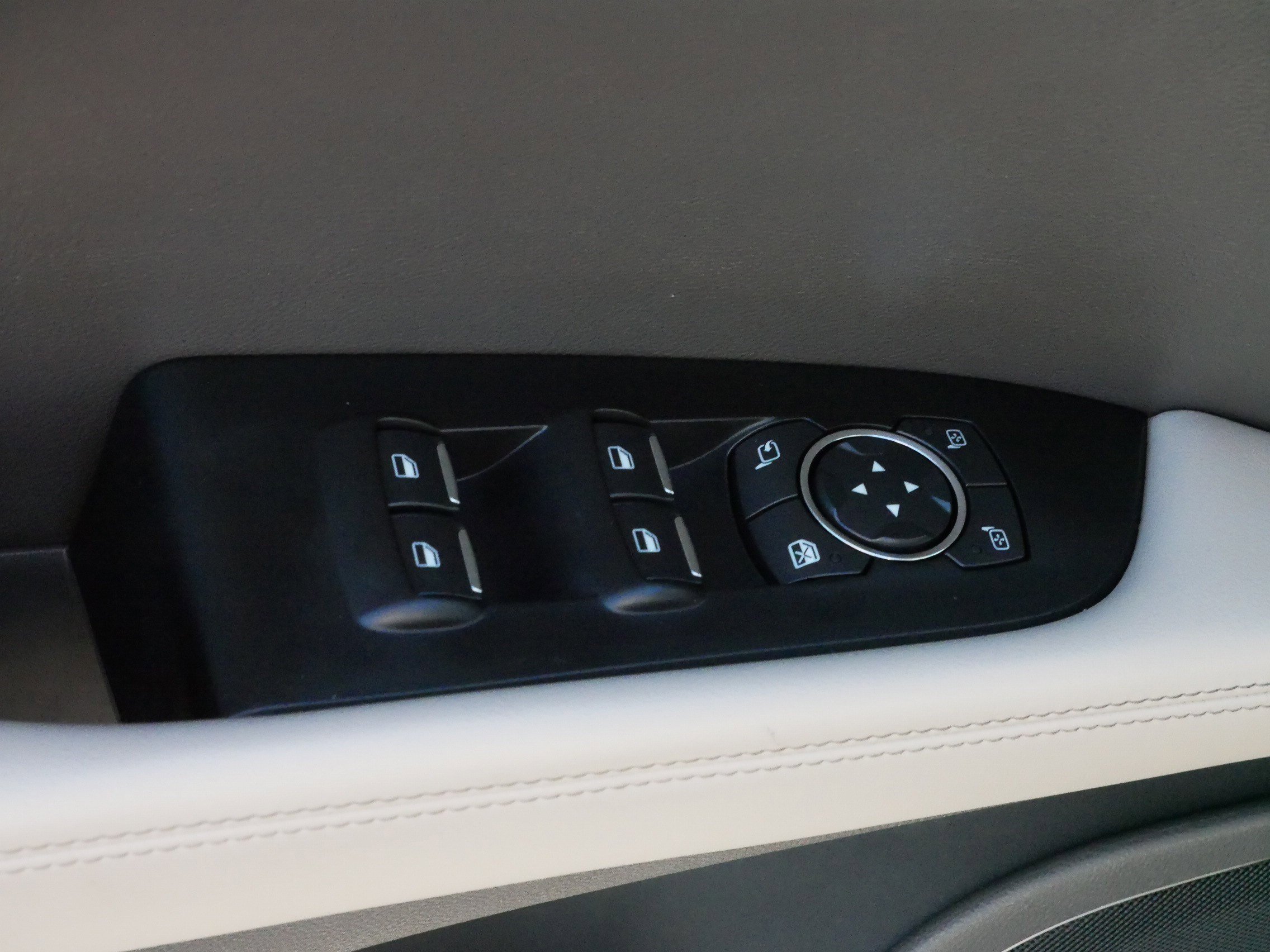 Used 2022 Lincoln Nautilus Reserve image 19