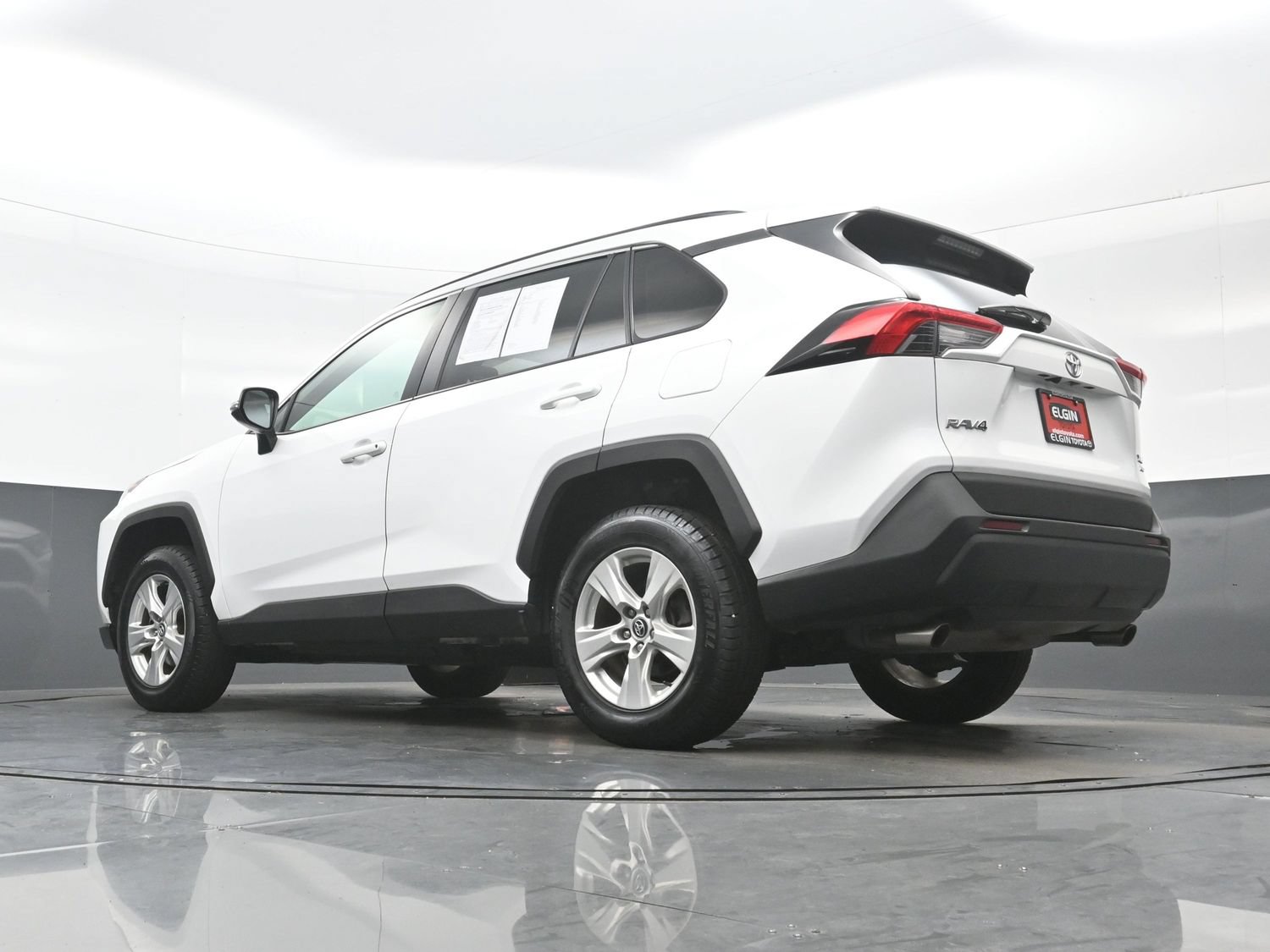 Used 2021 Toyota RAV4 XLE AWD/4WD image 28