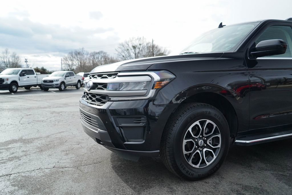 Used 2023 Ford Expedition Max XLT image 10