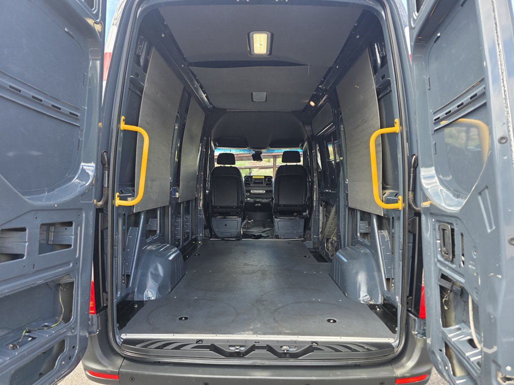 Used 2019 Mercedes-Benz Sprinter 144 image 3