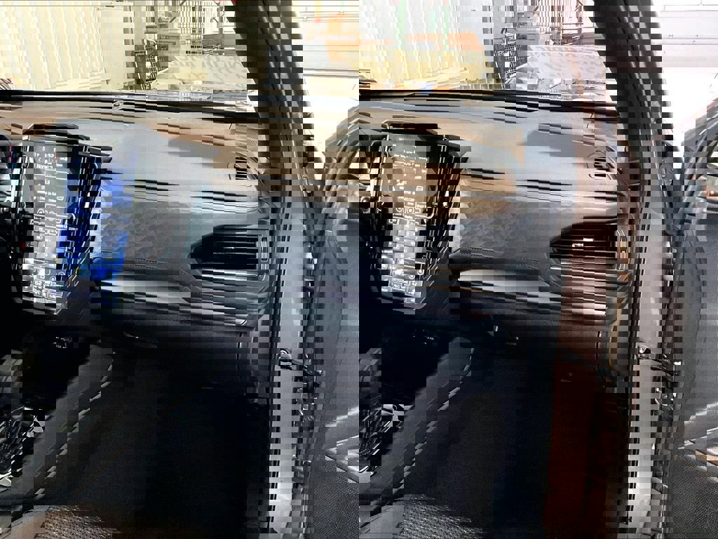 Used 2025 Subaru Forester Premium AWD/4WD image 13