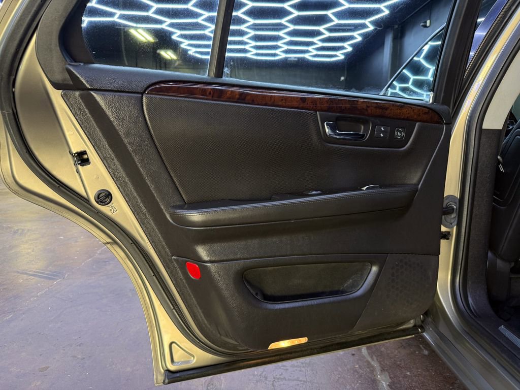 Used 2010 Cadillac DTS Premium FWD image 15