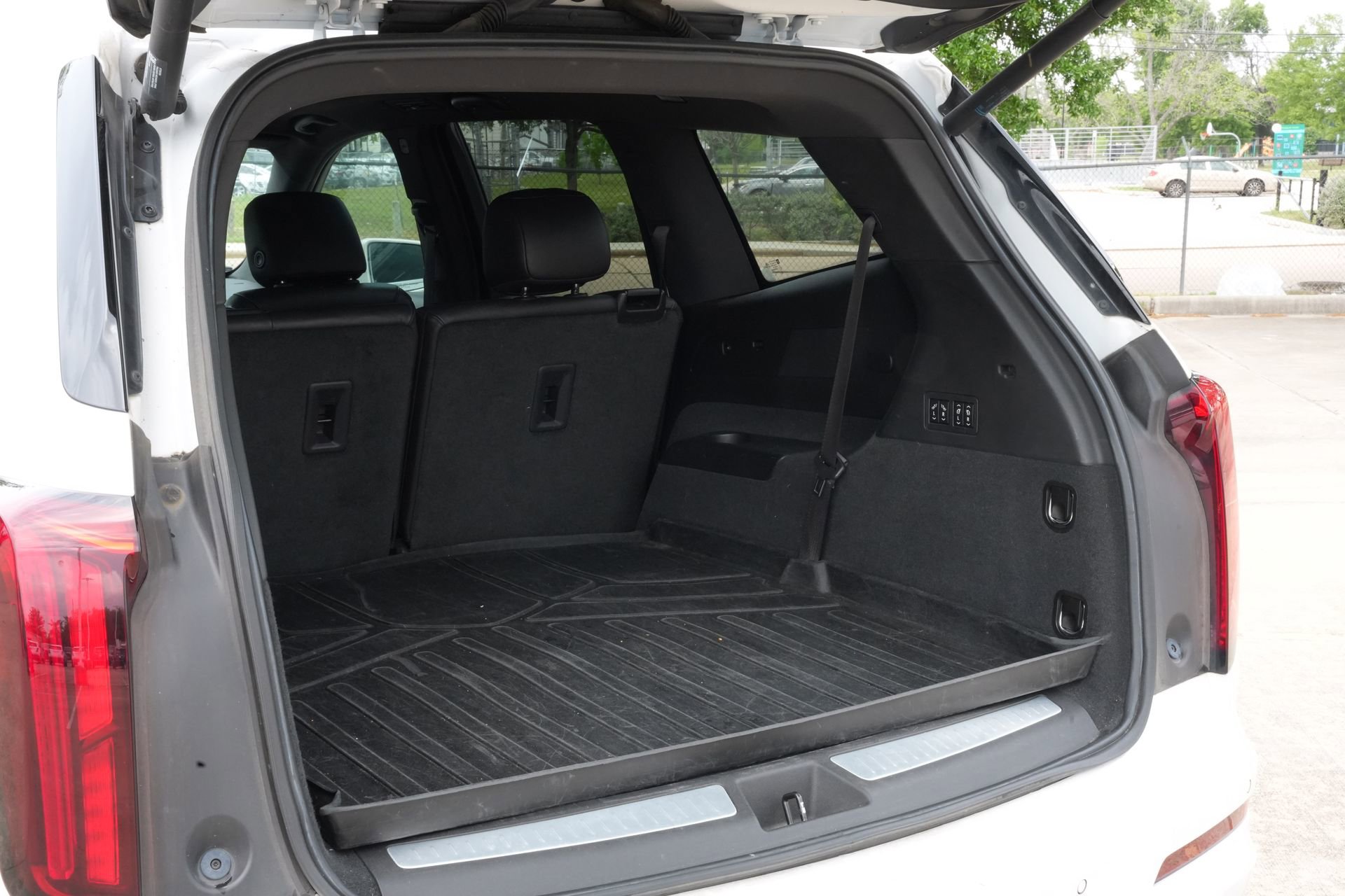 Used 2020 Cadillac XT6 Premium Luxury FWD image 23