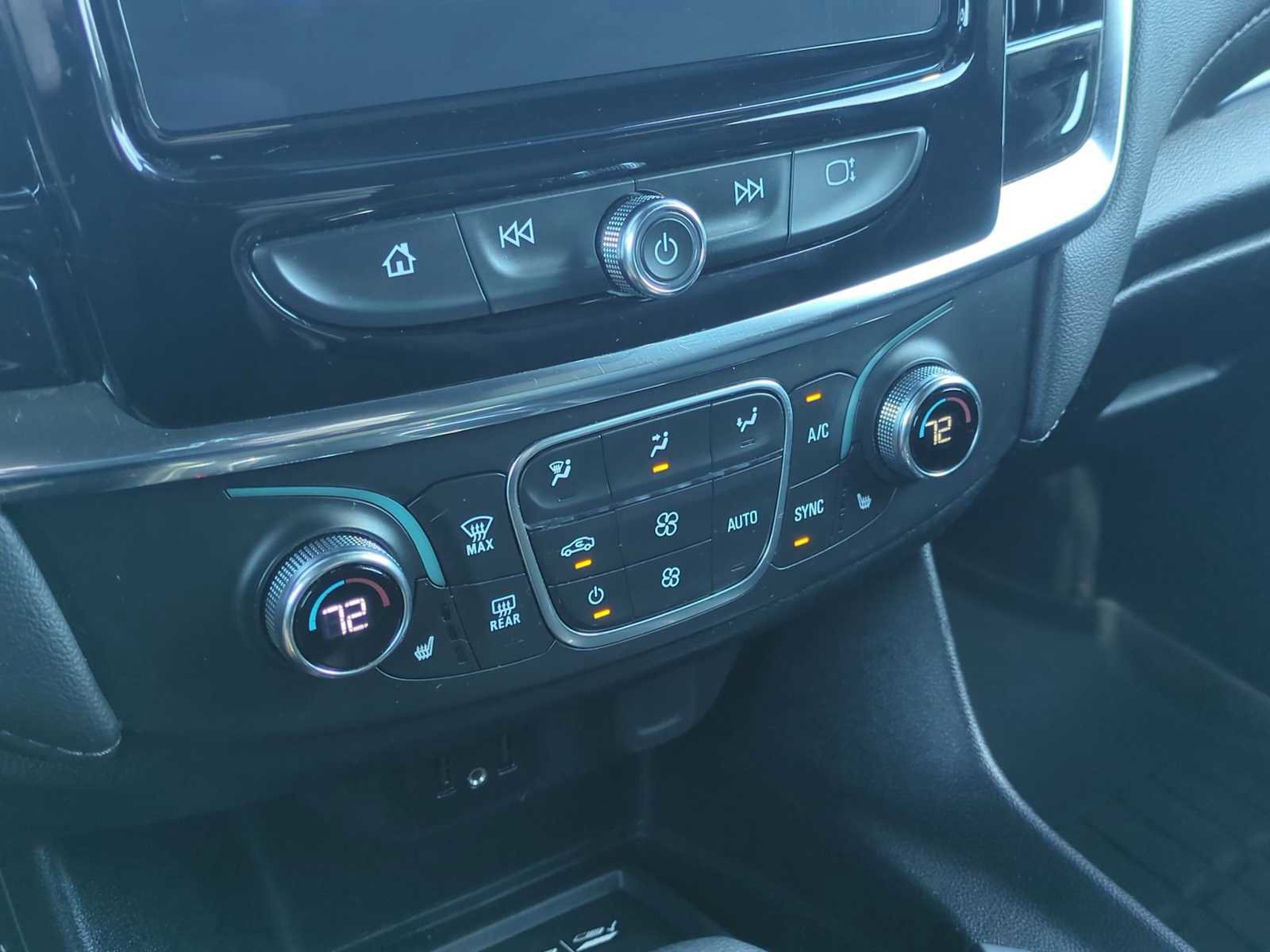 Used 2023 Chevrolet Traverse LT image 18