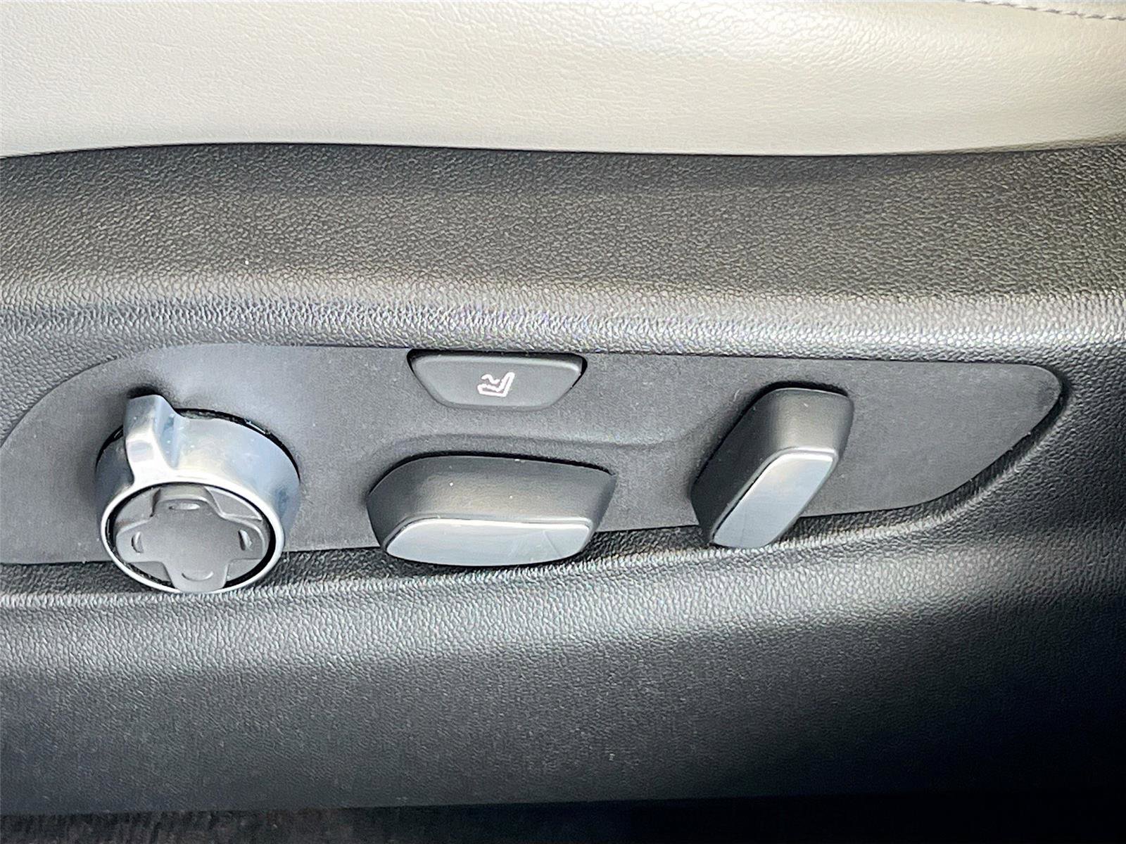 Used 2020 Cadillac XT4 Premium Luxury image 21