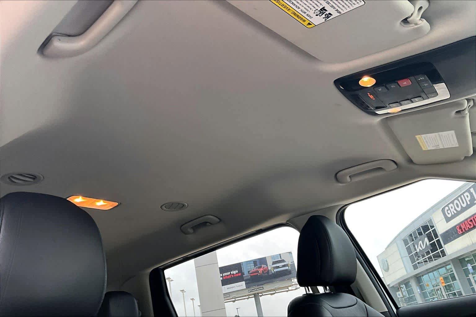 Certified 2026 Kia Carnival FWD image 13
