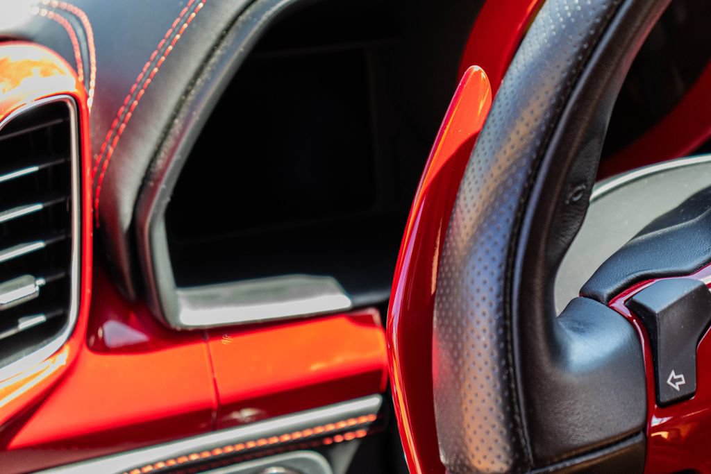 Used 2013 Ferrari 458 Italia Coupe RWD image 34