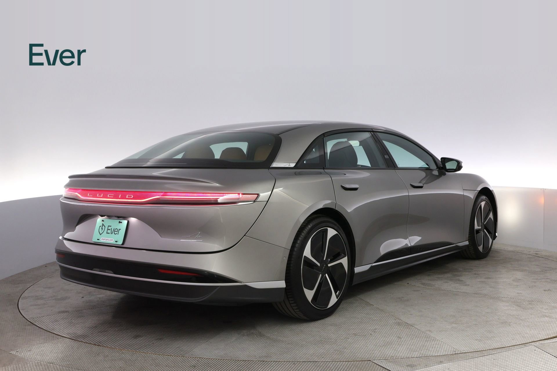 Used 2023 Lucid Air Touring image 3