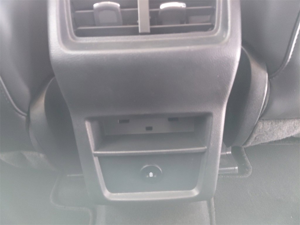 Used 2024 Ford Edge SEL image 20