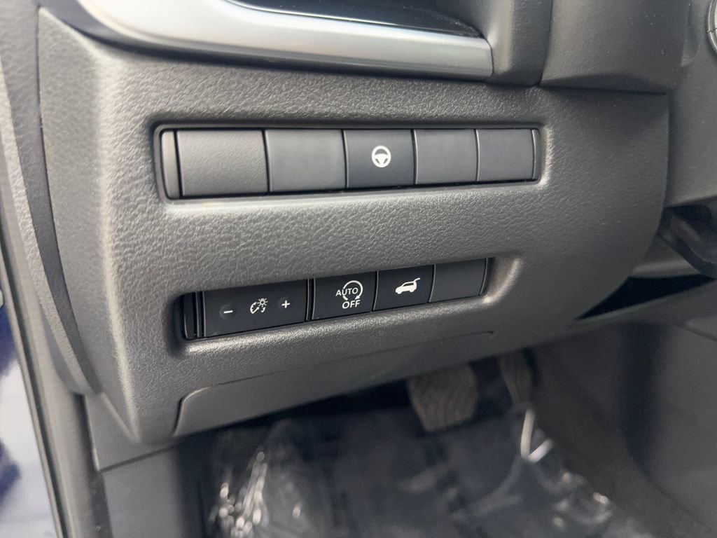 Used 2024 Nissan Rogue SL image 55