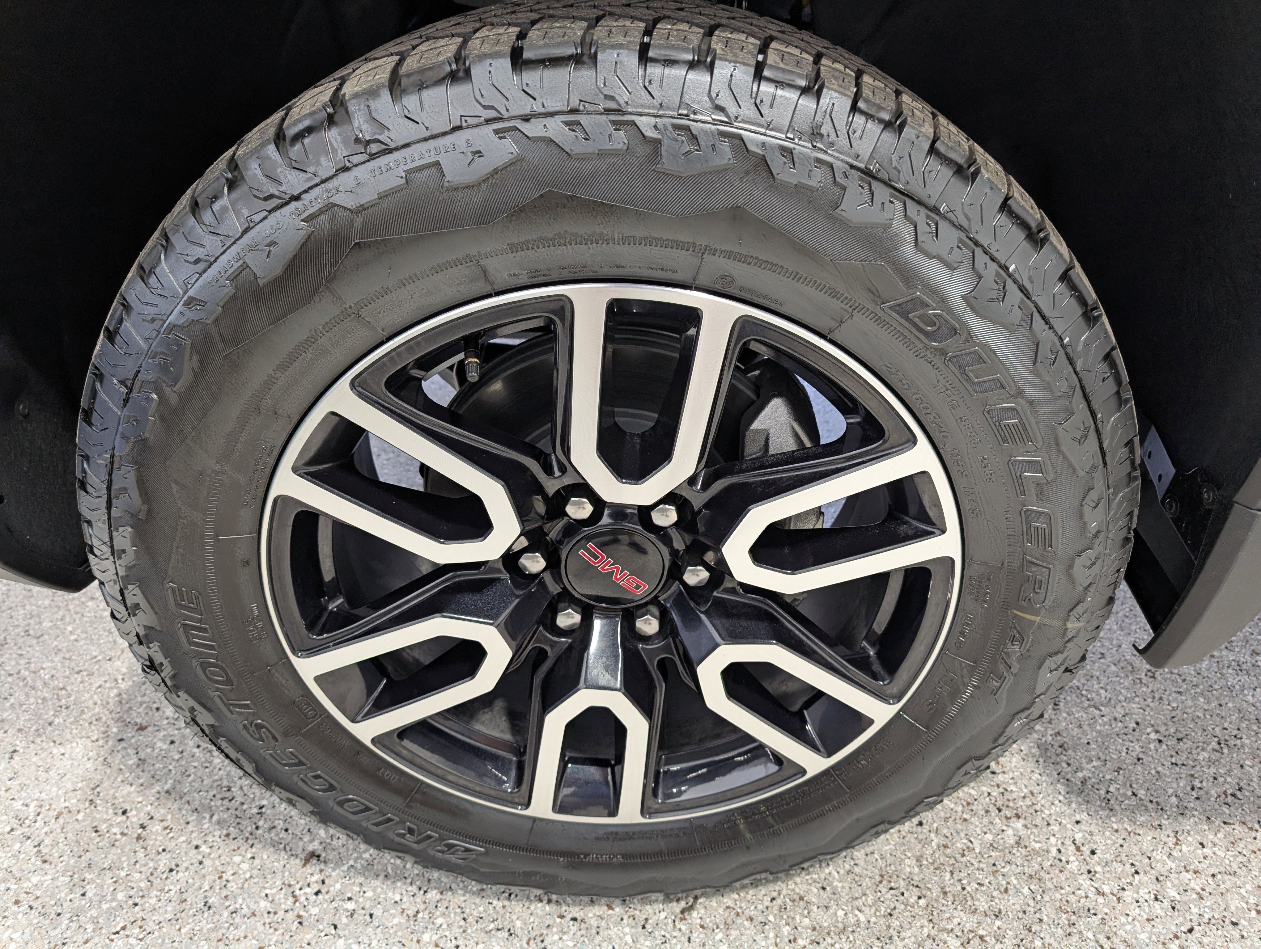 Used 2025 GMC Sierra 1500 AT4 w/ AT4 Premium Package image 12